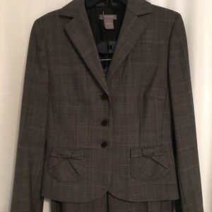 Ann Taylor Suit  4P